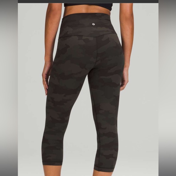 EUC Lululemon Align High-Rise Crop 21"
Heritage 365 Camo Dark Olive Multi - Picture 1 of 8